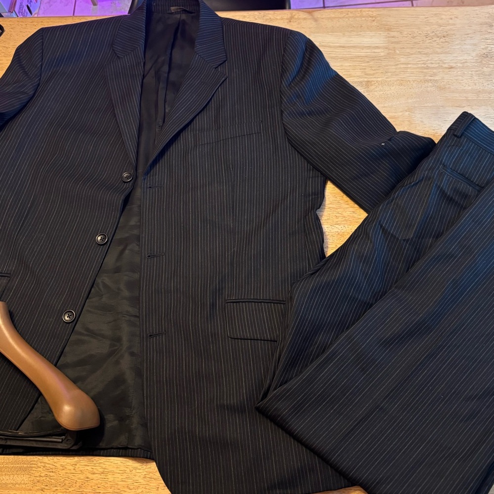 Banana republic men’s suit